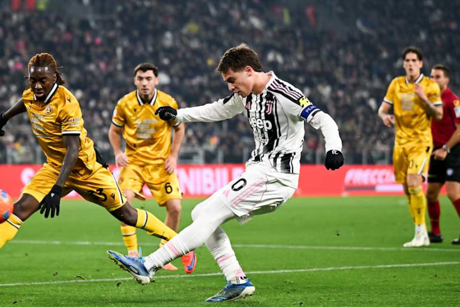 Kenan Yildiz face à l'Udinese